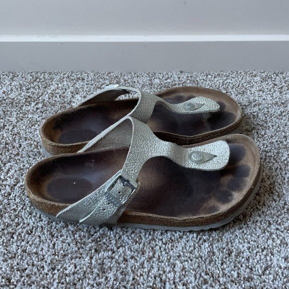 Birkenstock | Pebbled Silver Gizeh Sandal - Size 39 - Picture 3 of 15